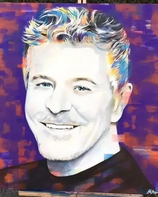 Miguel Falabella com o retrato pintado por Ale Baggio