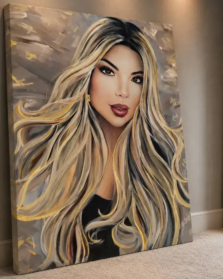 Retrato pintado por Ale Baggio, com detalhes dourados
